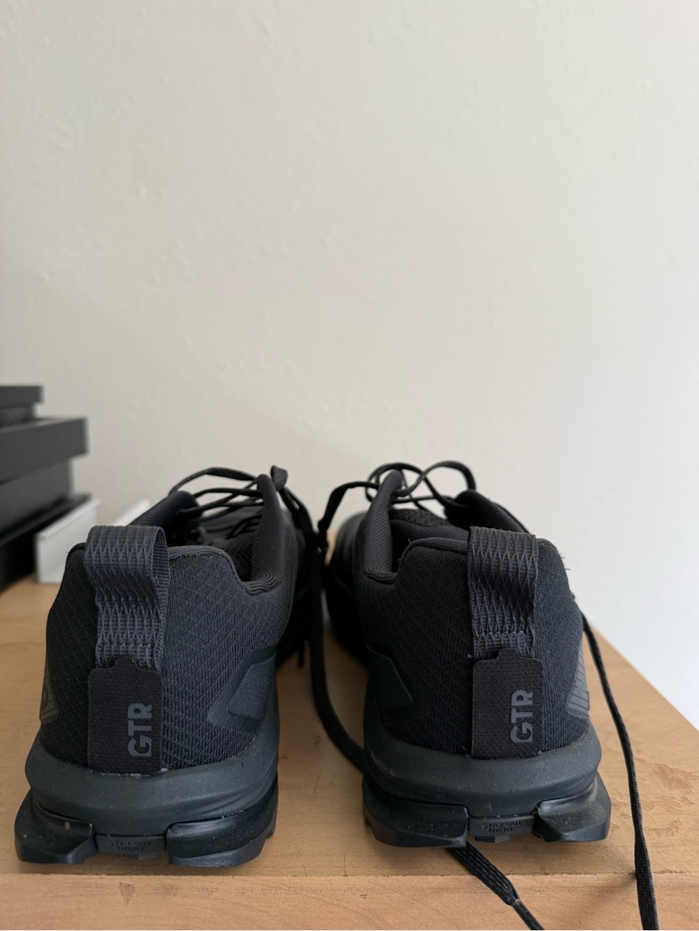 Altra Women’s All-Black Trail Running Shoes Lone Peak 9 - Picture 2 of 4